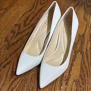 Jessica Simpson White Snakeskin Pumps